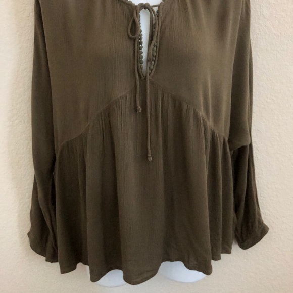 🍍Lush olive green boho peasant top - Picture 5 of 8